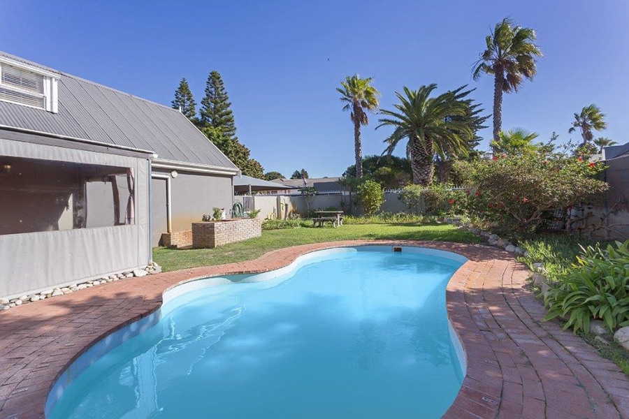 5 Bedroom Property for Sale in West Beach Western Cape